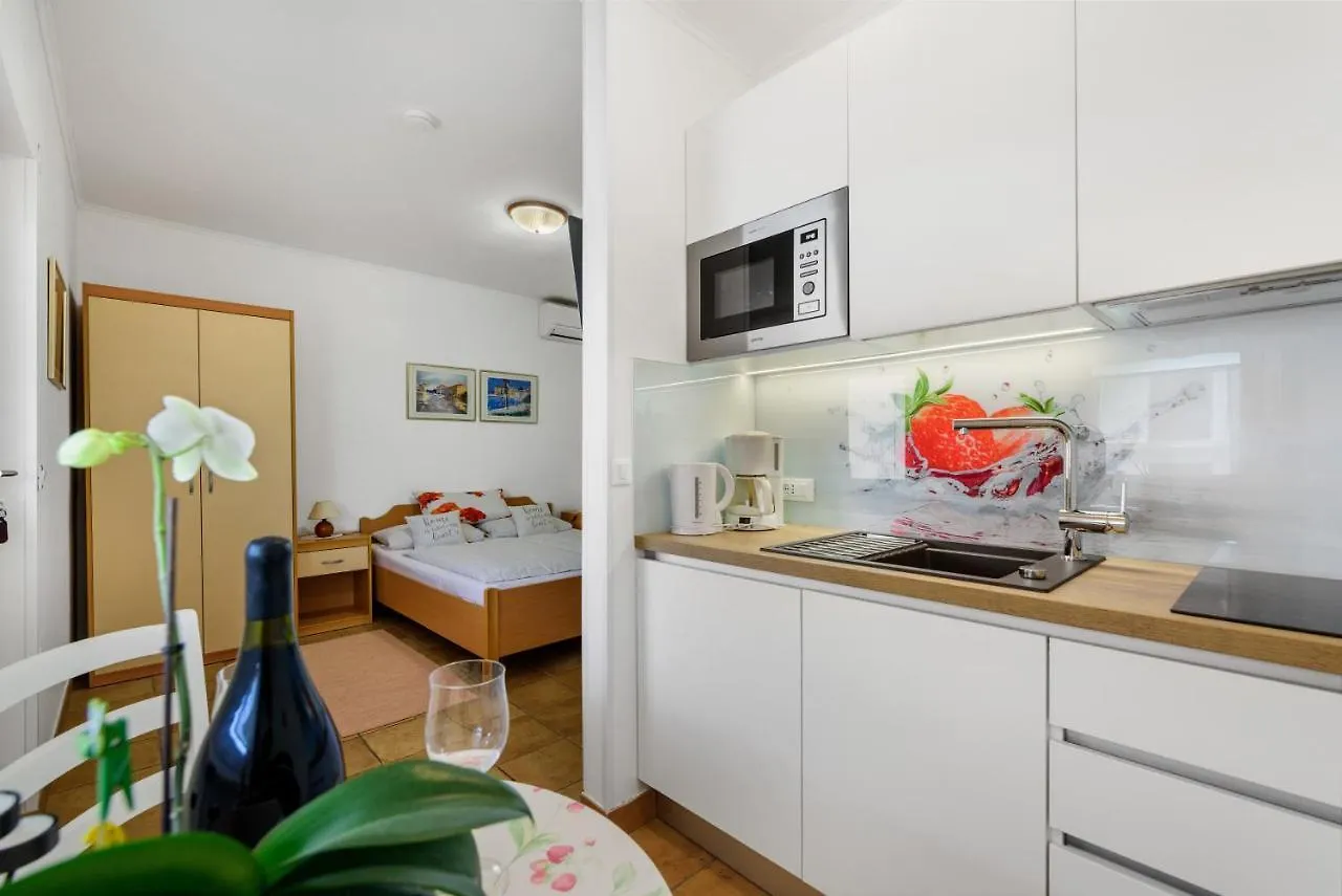 *** Affittacamere Guesthouse Casa Nova Porec Croazia