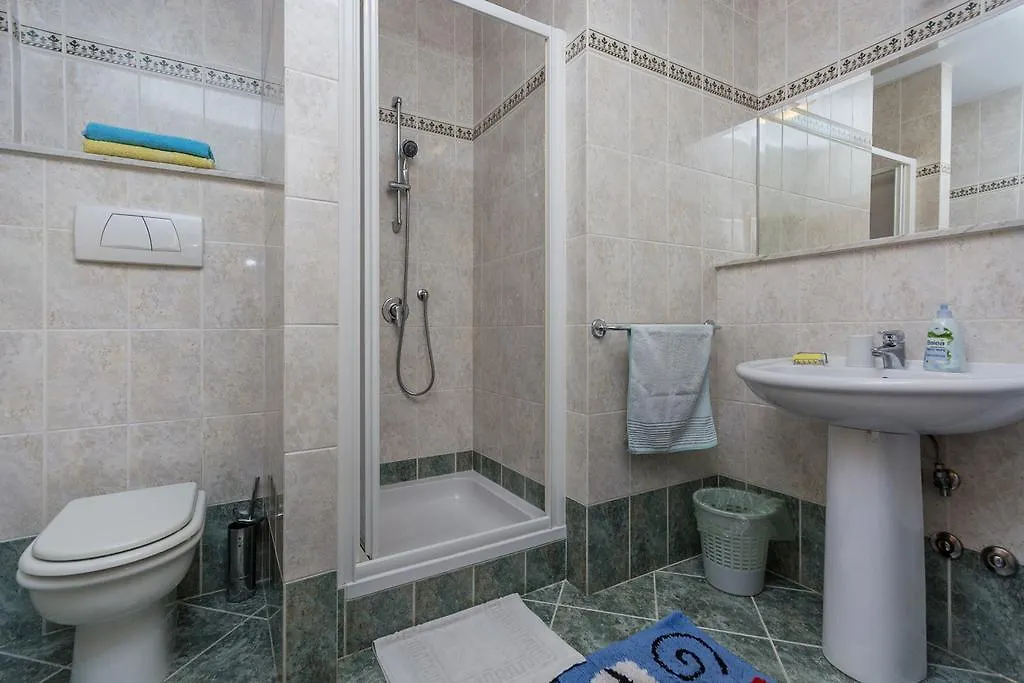 *** Konukevi Guesthouse Casa Nova Poreč Hırvatistan
